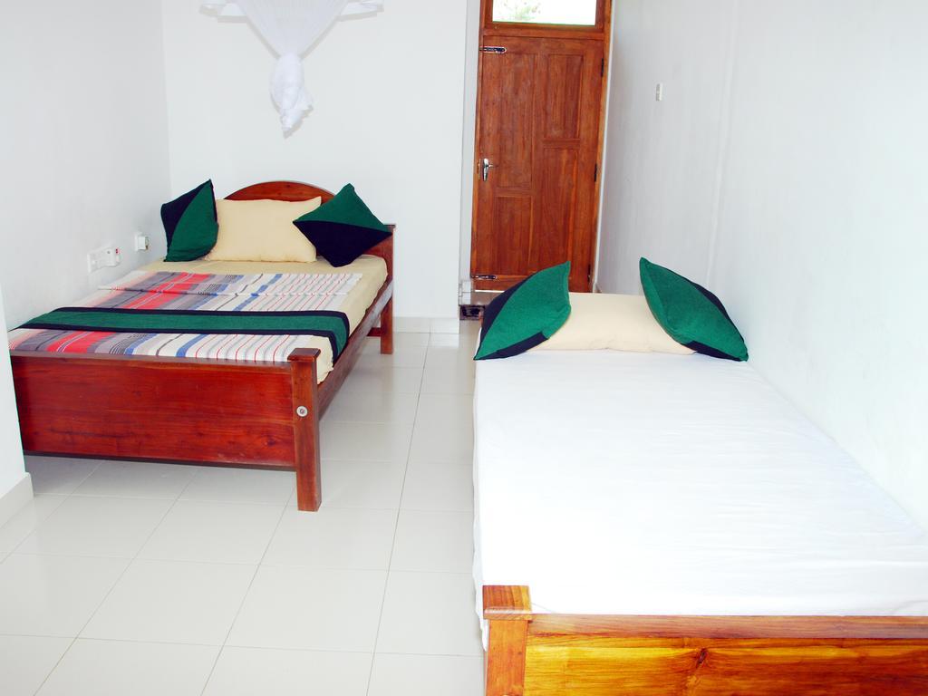 Hotel Kiyara Dambulla Bagian luar foto