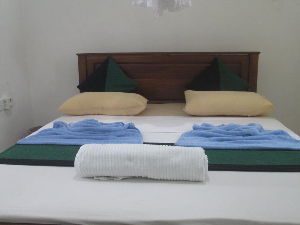 Hotel Kiyara Dambulla Bagian luar foto
