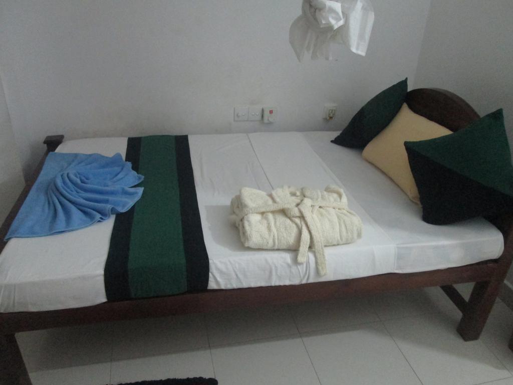 Hotel Kiyara Dambulla Bagian luar foto