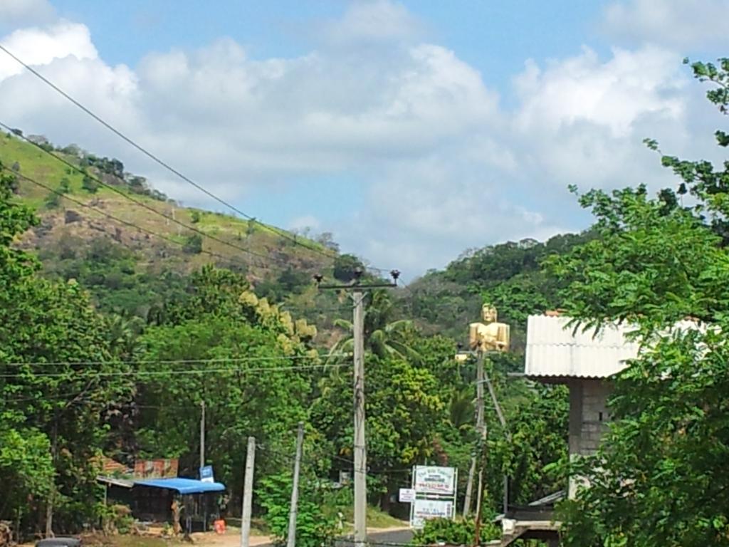 Hotel Kiyara Dambulla Bagian luar foto