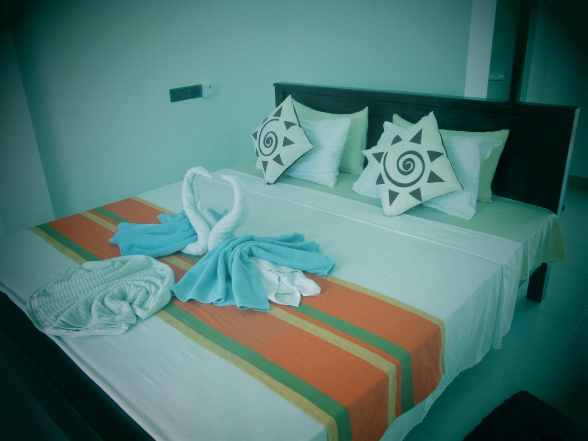 Hotel Kiyara Dambulla Bagian luar foto