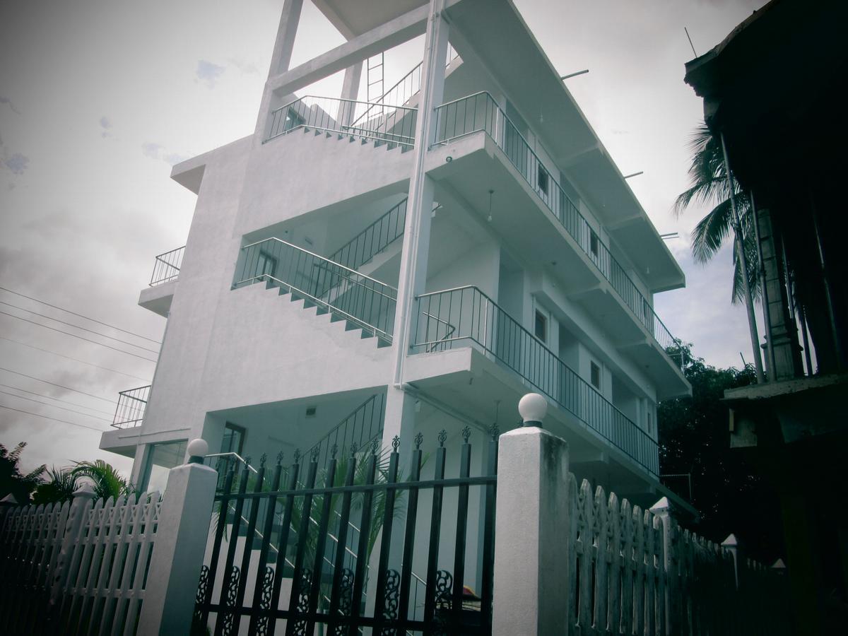 Hotel Kiyara Dambulla Bagian luar foto