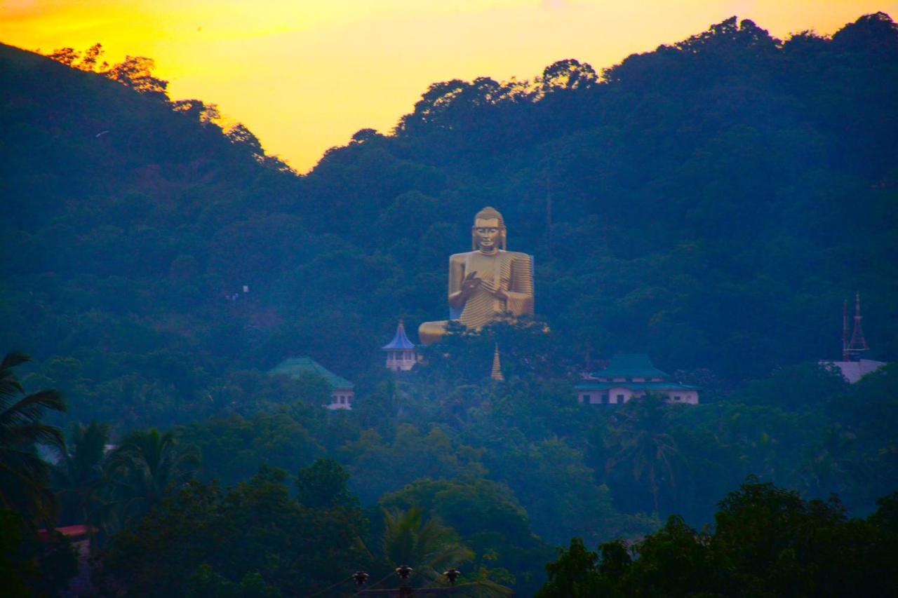 Hotel Kiyara Dambulla Bagian luar foto