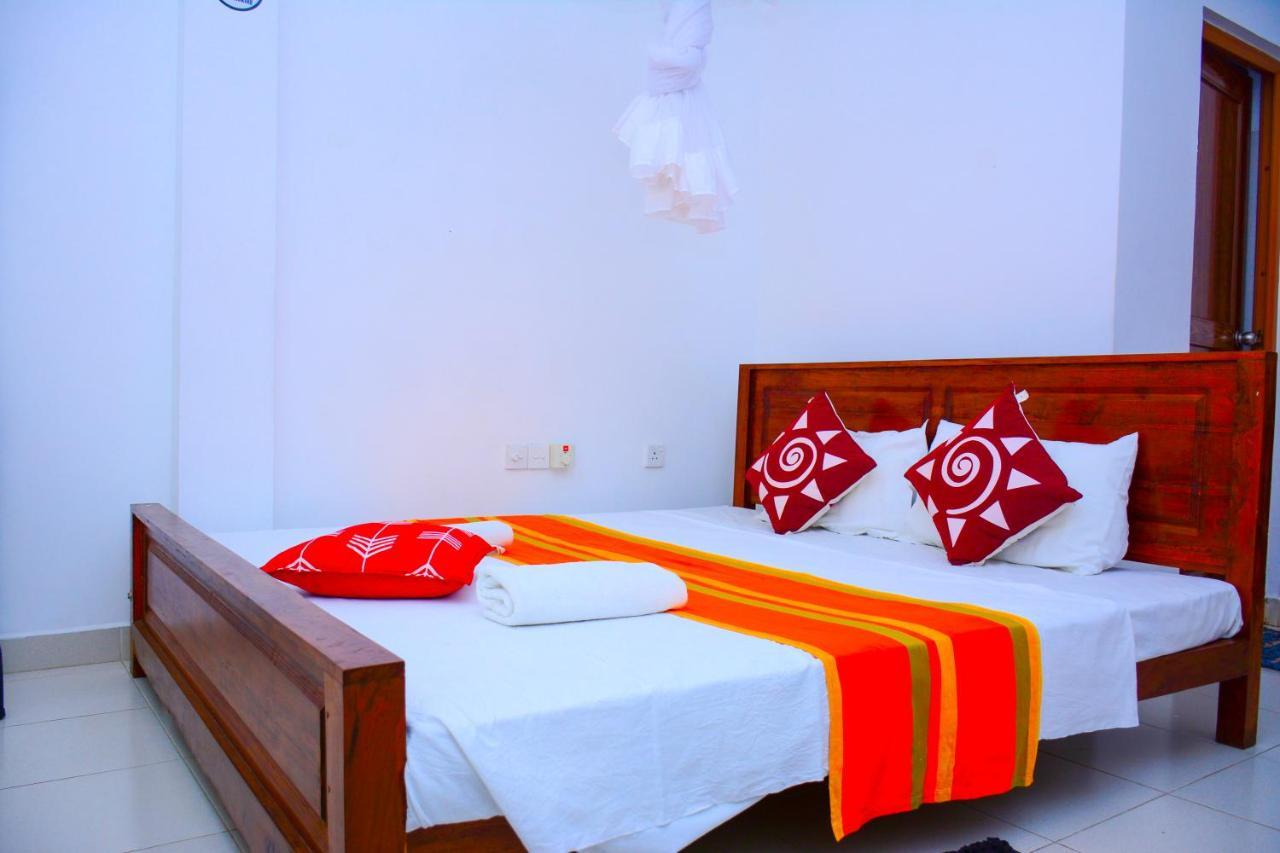 Hotel Kiyara Dambulla Bagian luar foto